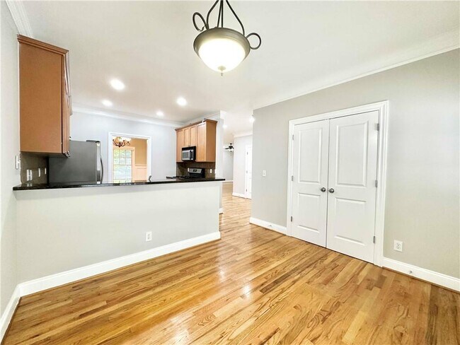 Building Photo - 1541 Gilstrap Ln NW