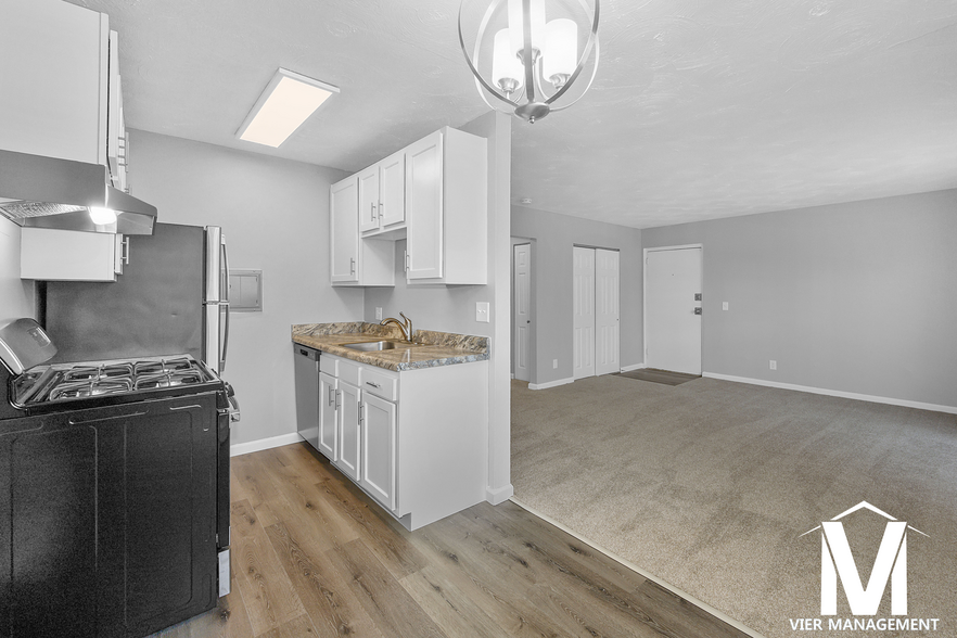 Kitchen Photo #1_Centennial Woods.jpg - Centennial Woods Apartments