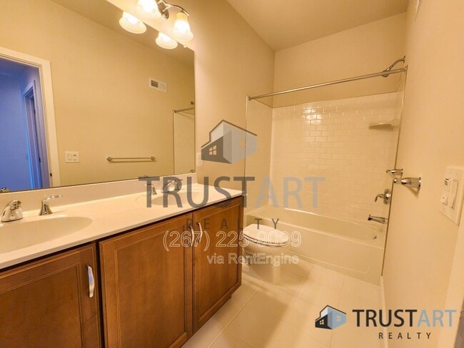 Building Photo - 3150 N Park Ave