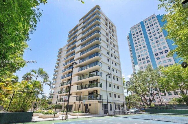 Building Photo - 2575 S Bayshore Dr