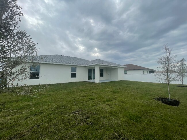 Building Photo - 1121 NW 13th Terrace