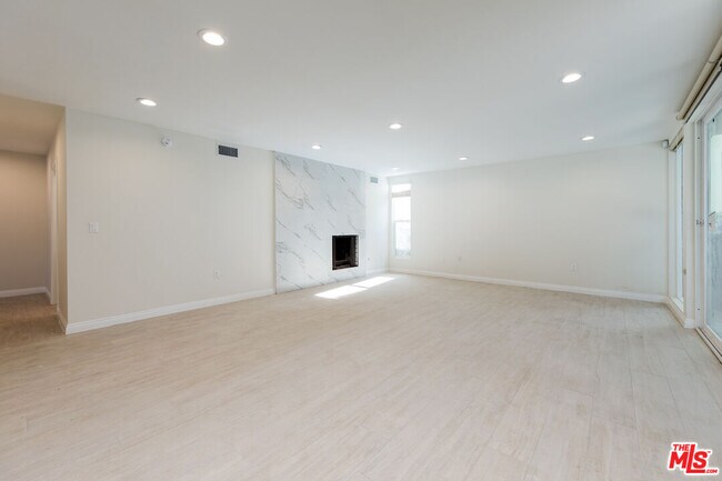 Building Photo - 719 S Westgate Ave