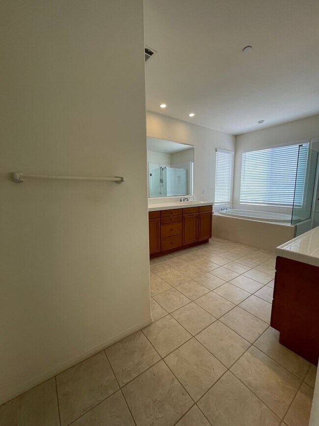 Building Photo - 9707 Deer Trail Dr