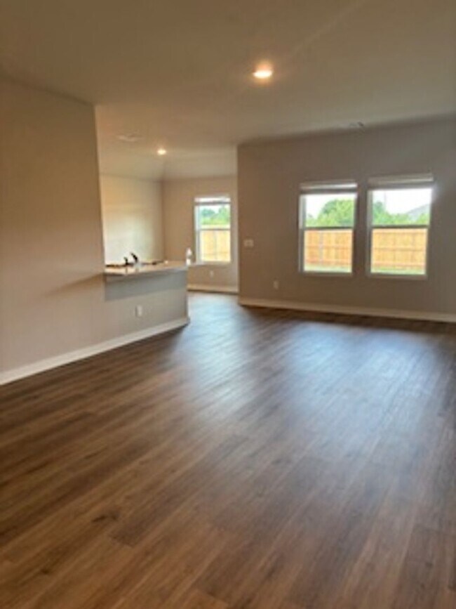 Building Photo - 2312 SE 92nd Terrace