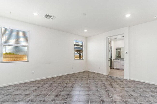 Building Photo - 10394 S Cienega Knolls Loop