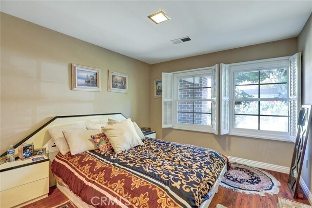 Building Photo - 5625 Vía Junipero Serra