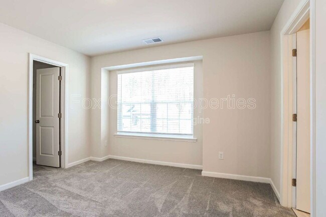 Building Photo - 6295 Fairfax Ct