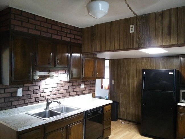 Building Photo - 2056 Water St