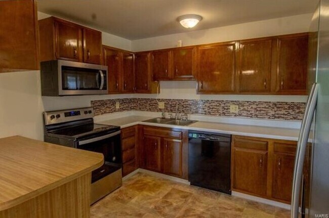 Building Photo - 10 Gary Glen Dr