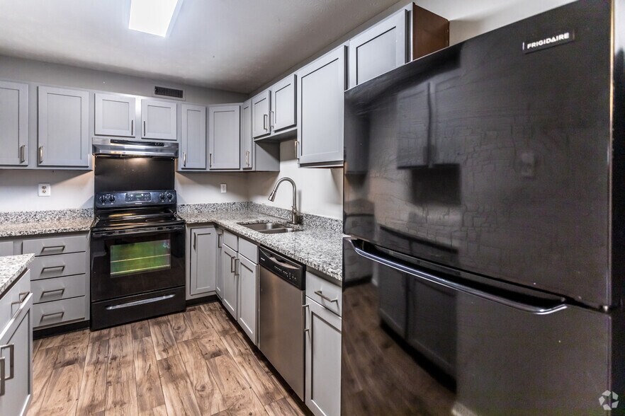 Primary Photo - z-120125-The Callaway