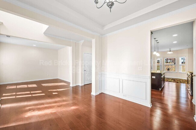 Building Photo - 4860 Pepper Dr