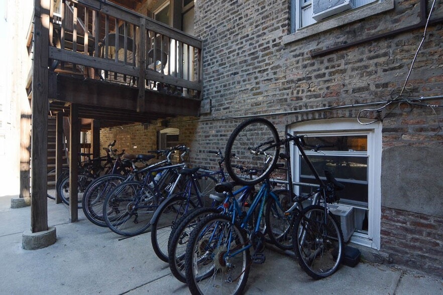 Building Photo - 4708 N Racine Ave