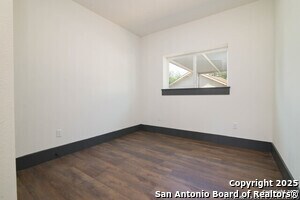 Building Photo - 207 Loretta Pl