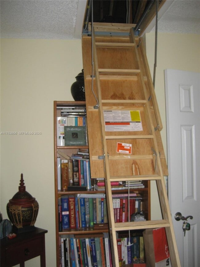 Building Photo - 3299 Cocoplum Cir