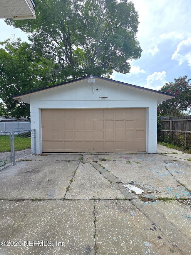 Building Photo - 5141 Batley Rd