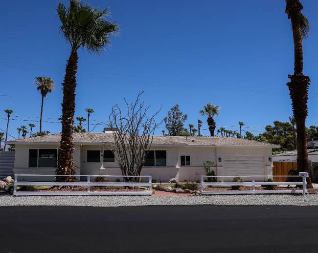 Building Photo - 356 W Cortez Rd