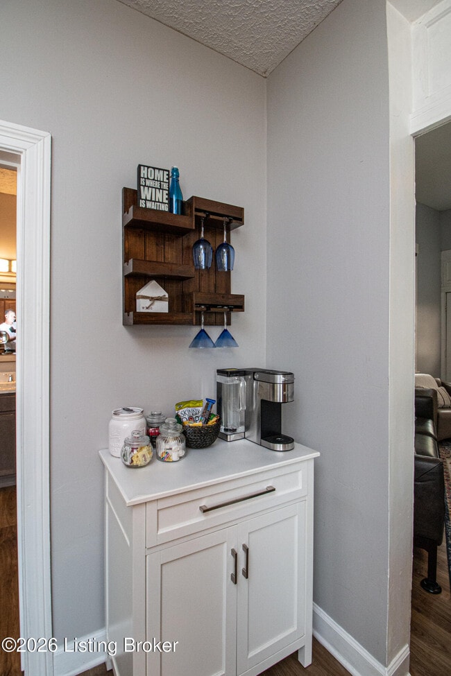 Building Photo - 1825 Frankfort Ave