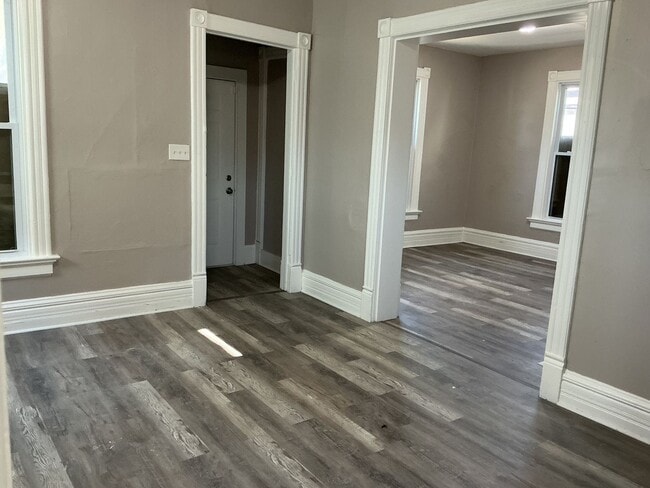 Building Photo - 4 bedroom single family home