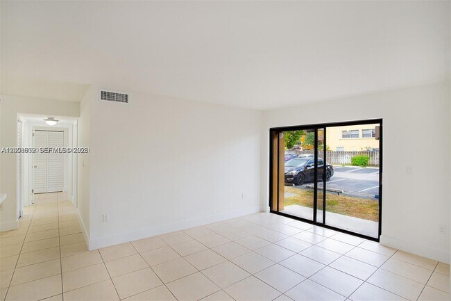 Building Photo - 15550 SW 80th St