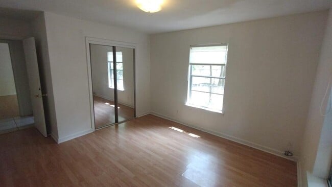 Building Photo - 603 E Oltorf St
