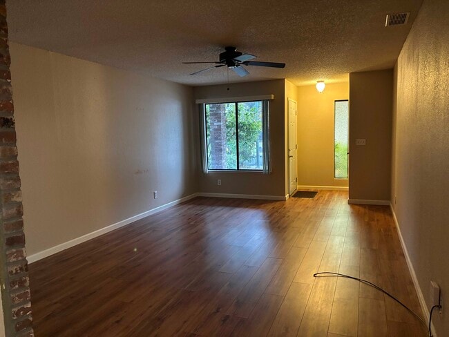 Building Photo - 1714 Kent St