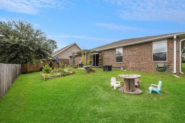 Building Photo - 4415 Mirada Way