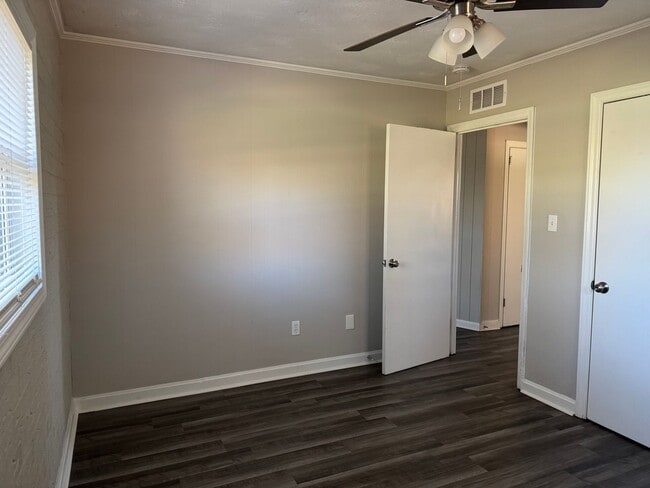 Building Photo - Two Bedroom Duplex in Lincolnton