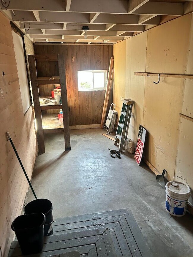 Building Photo - 817 Grover St