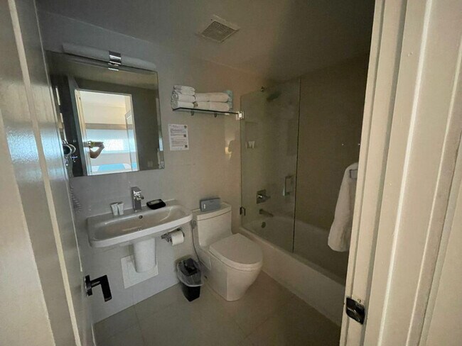 Building Photo - 6495 Indian Creek Dr
