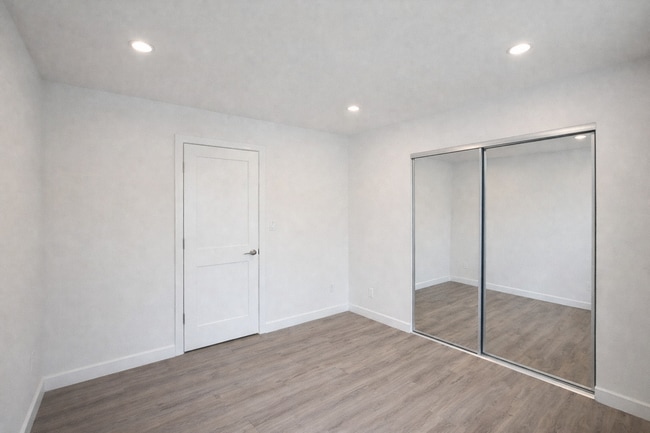 Building Photo - 2157 Balboa Ave