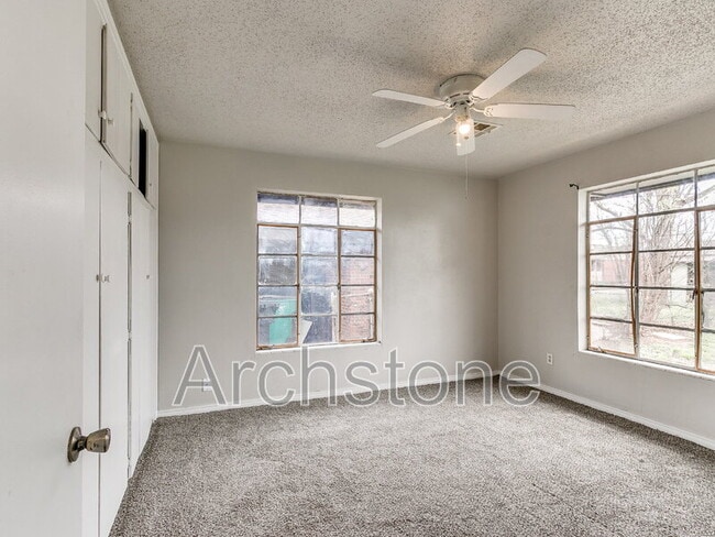 Building Photo - 1308 Kinkaid Dr