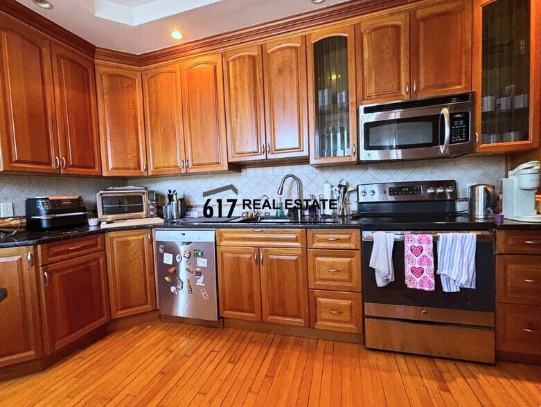 Building Photo - 399 Washington St