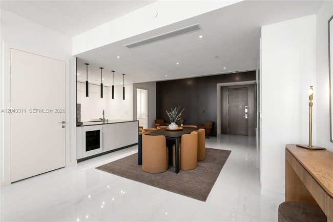 Building Photo - 300 Biscayne Blvd Way