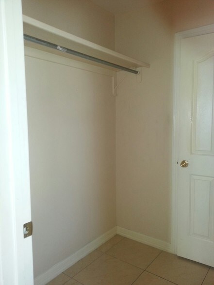 2 walk in closet - 1702 Tierra Dulce Dr