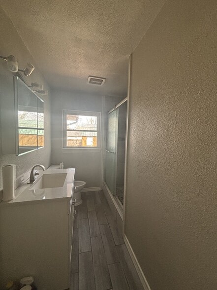 Building Photo - 206 E Belknap St