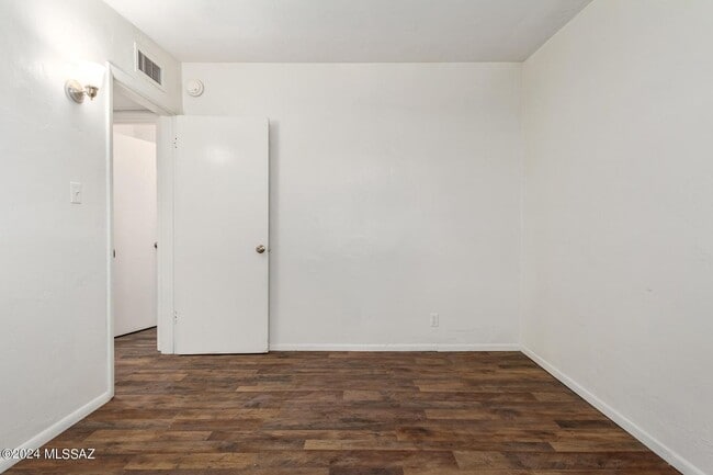 Building Photo - Charming Remodeled 3 Bedroom Brick Home
