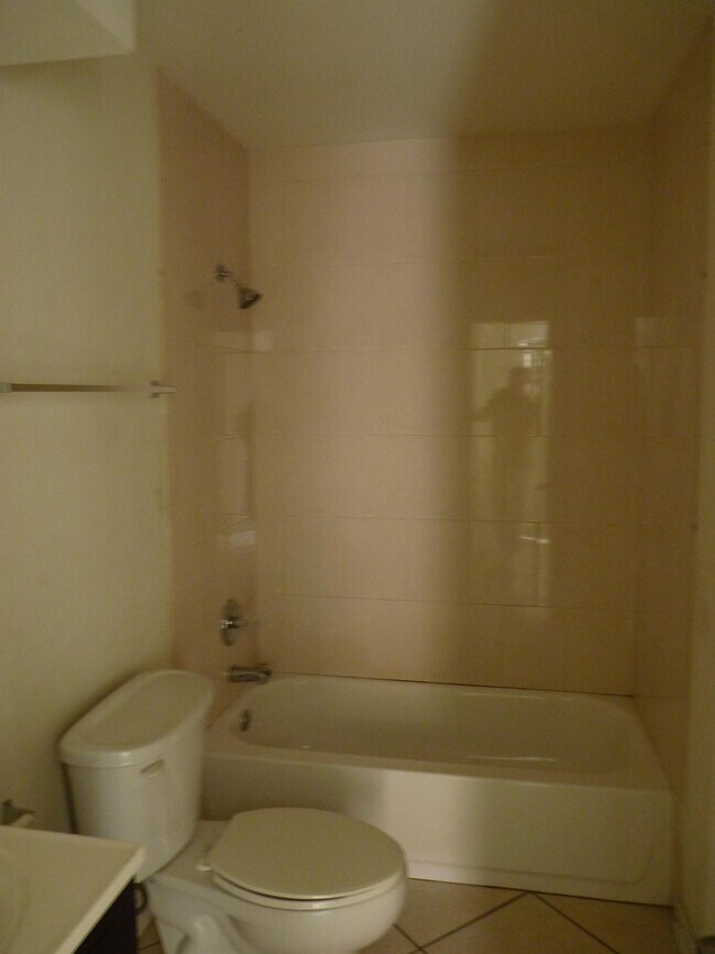 Building Photo - 8505 Valor Dr