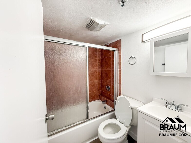 Building Photo - 1537 Franklin St