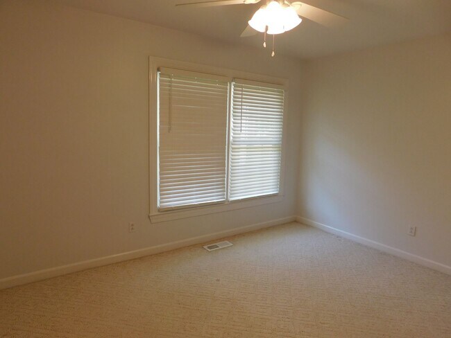 Building Photo - 3701 Lavenham Rd