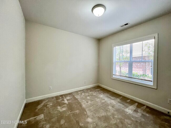 Building Photo - 514 Wallington Rd