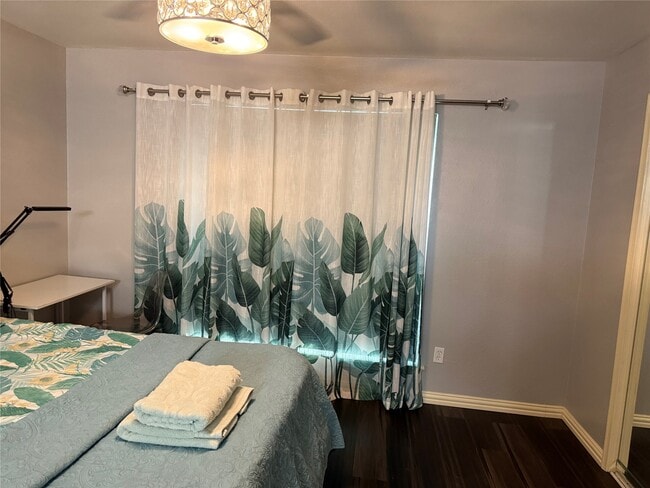 Building Photo - 2120 El Paseo St