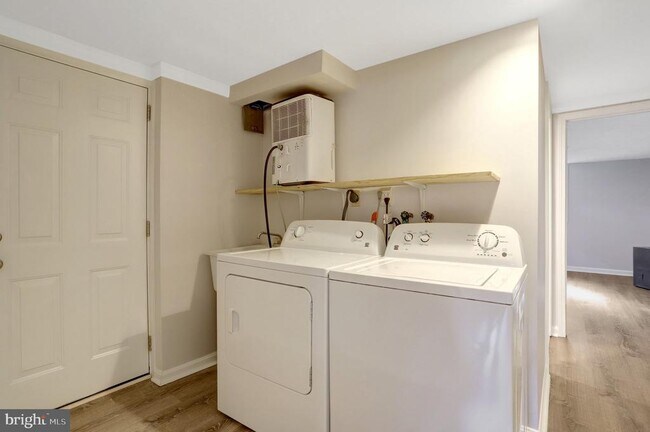 Building Photo - 3713 Lockwood Ln