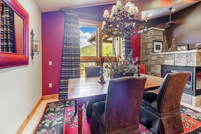 Building Photo - Downtown Frisco! Tons of space, amazing lo...