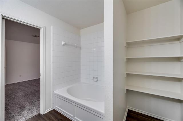 Building Photo - 2946 Midbury Dr