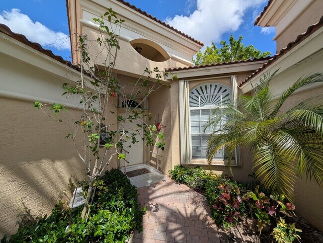 Building Photo - Luxury-Style 3BR Home in Prime West Palm Beach Location