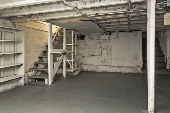 Building Photo - Spacious 3-Bed + Office Home in Slatington — Fresh Floors & Flexible Layout