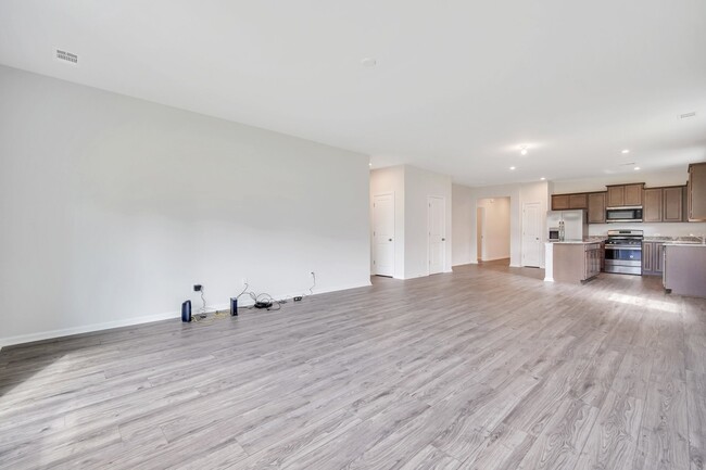 Building Photo - 82 Hillcrest Wy