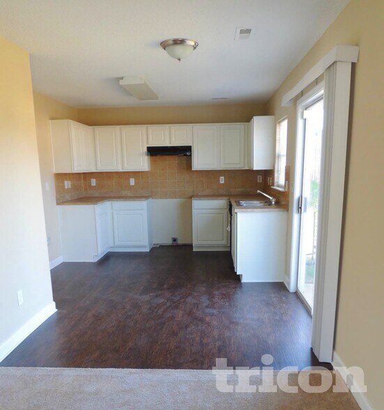 Building Photo - 917 Redford Ln
