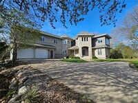 Building Photo - 1209 Lewis Ave SW