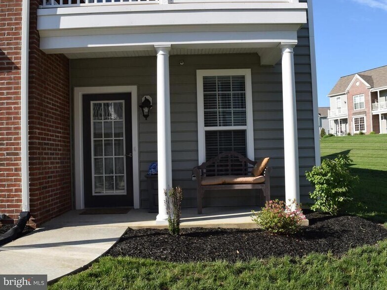 Building Photo - 690 Whitetail Dr